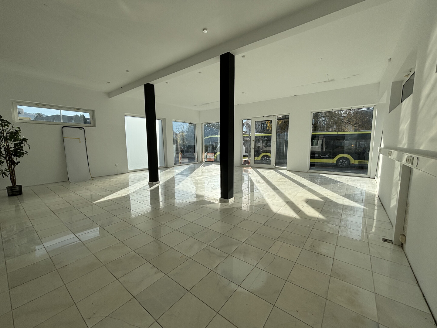 super Lage! Geschäftslokal 147 m² mit Schaufenster