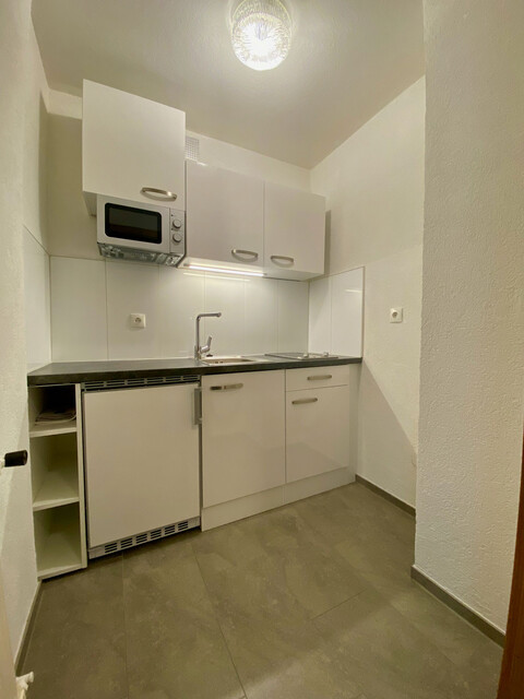 "ohne Provision"  helle 1,5 Zimmer Wohnung mit Balkon
