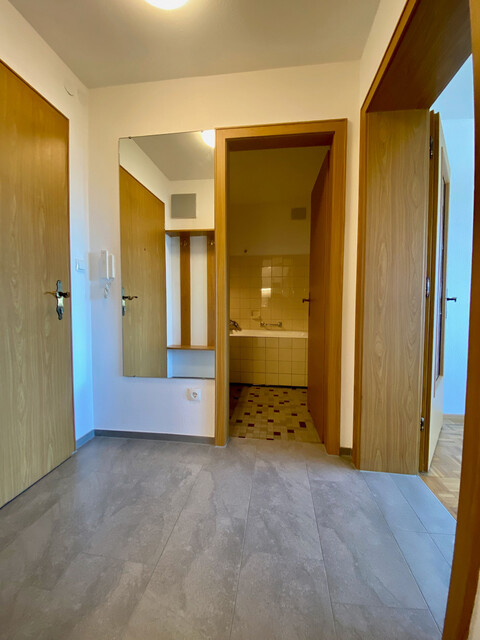 "ohne Provision"  helle 1,5 Zimmer Wohnung mit Balkon