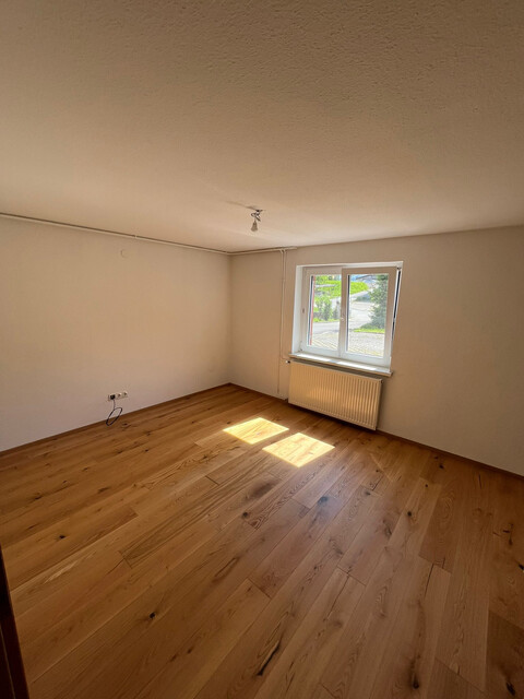 Großzügiges Wohnhaus mit Einliegerwohnung, großem Garten und schöner Aussicht in ruhiger Lage von Tosters-Hub