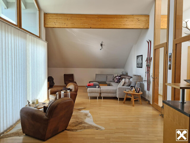 Einziehen und Wohlfühlen! Tolle Dachgeschosswohnung in Egg!