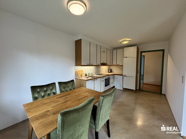 Großzügige 2-Zimmer-Dachgeschosswohnung