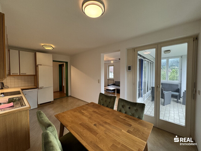 Großzügige 2-Zimmer-Dachgeschosswohnung