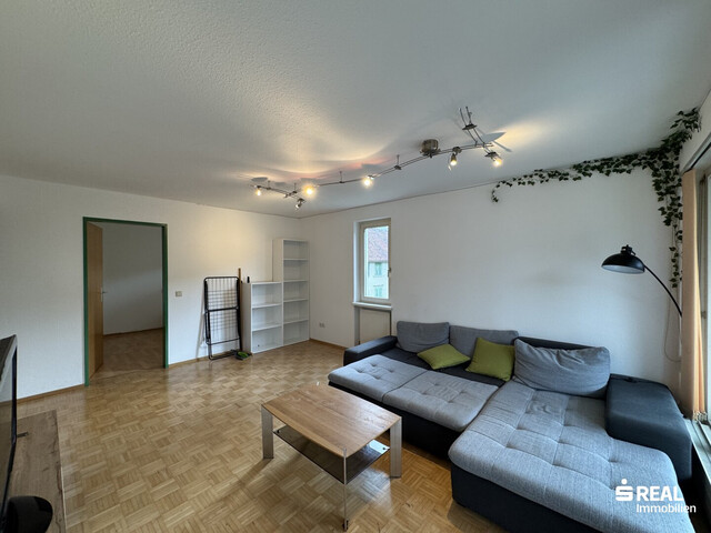 Großzügige 2-Zimmer-Dachgeschosswohnung