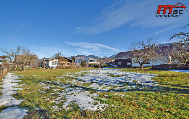 Großes &amp; sonnig gelegenes Baugrundstück in schöner Lage