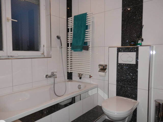 Wohnhighlight mit Top-Ausstattung – 4-Zimmer-Wohnung mit Balkon & Einzelgarage!