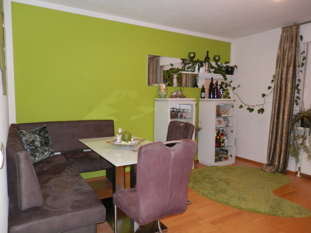 Wohnhighlight mit Top-Ausstattung – 4-Zimmer-Wohnung mit Balkon & Einzelgarage!