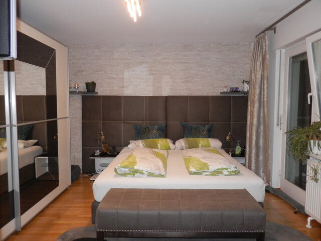 Wohnhighlight mit Top-Ausstattung – 4-Zimmer-Wohnung mit Balkon & Einzelgarage!