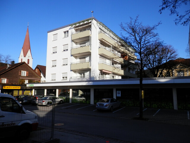 Wohnhighlight mit Top-Ausstattung – 4-Zimmer-Wohnung mit Balkon & Einzelgarage!