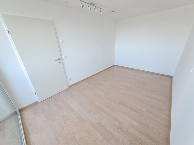 Provisionsfrei! Attraktive 2-Zimmer-Dachgeschosswohnung mit toller Aussicht und herrlichen Sonnenuntergängen