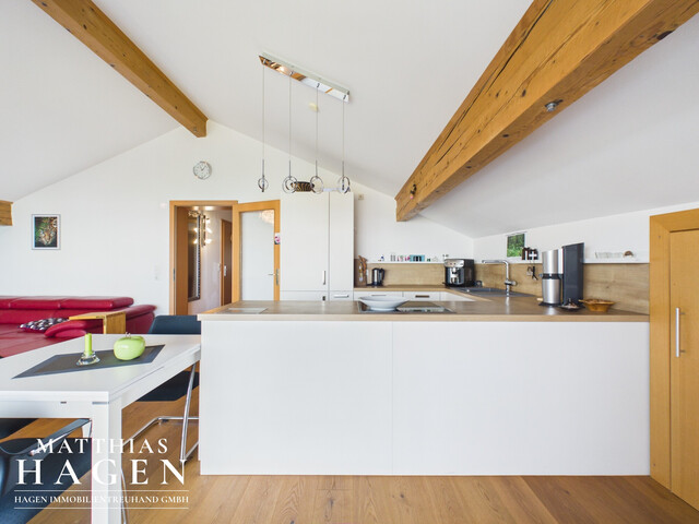Wohnen mit traumhaftem Bodenseeblick: 4-Zimmer-Dachgeschosswohnung