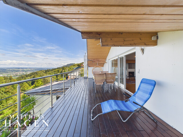 Wohnen mit traumhaftem Bodenseeblick: 4-Zimmer-Dachgeschosswohnung