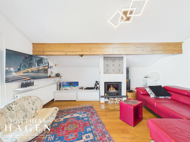 Wohnen mit traumhaftem Bodenseeblick: 4-Zimmer-Dachgeschosswohnung