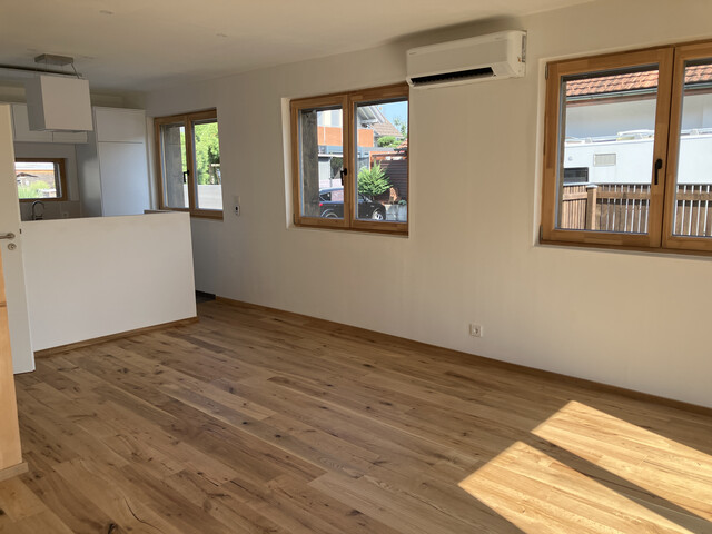 Neues Einfamilienhaus, 3 Schlafzimmer, Garten, Hard