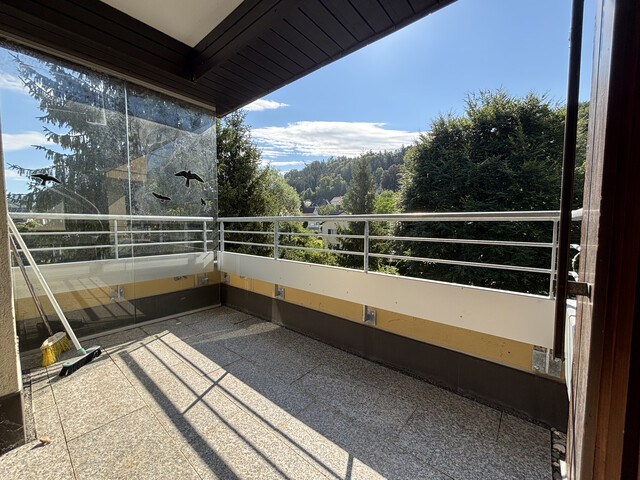 "ohne Provision" geräumige, helle 2,5 Zimmer Wohnung mit Balkon in Grenznähe mit Gartenmitbenützung