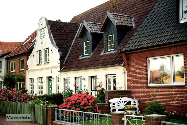 Ihr Reihenendhaus zum Wohlfühlen - Terrasse, Garten & Parkplatz