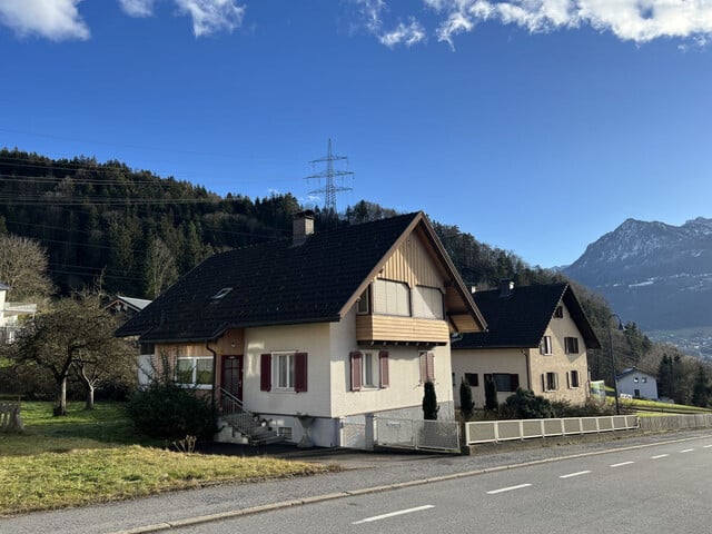 SONNIGES BAUGRUNDSTÜCK MIT ALTBESTAND