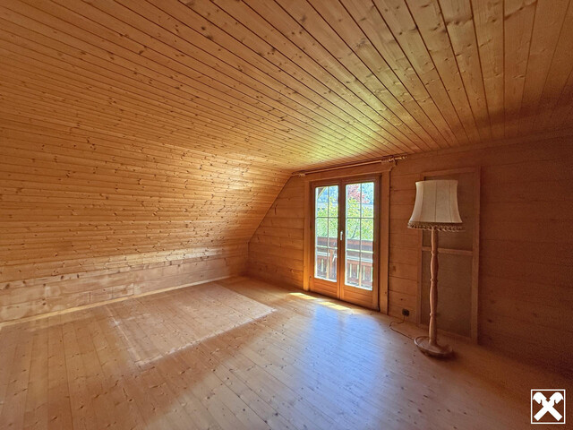 Wohnhaus mit Rundblick und traumhaft großem Grundstück!