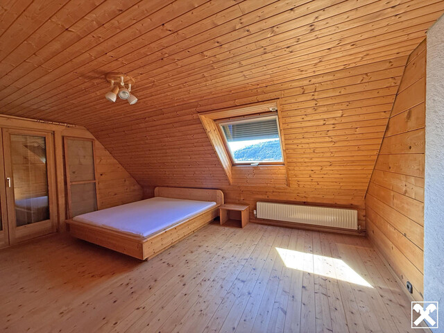 Wohnhaus mit Rundblick und traumhaft großem Grundstück!