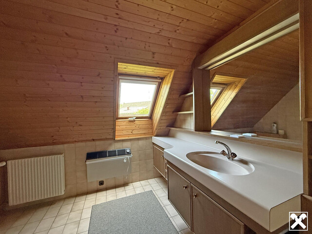 Wohnhaus mit Rundblick und traumhaft großem Grundstück!