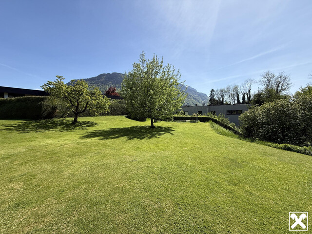 Wohnhaus mit Rundblick und traumhaft großem Grundstück!