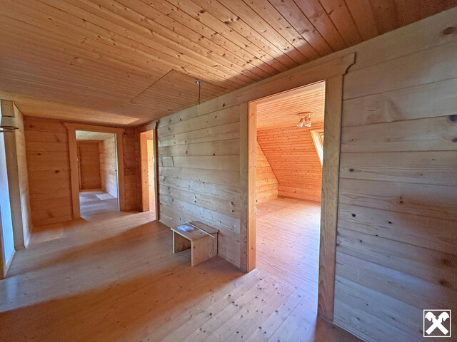 Wohnhaus mit Rundblick und traumhaft großem Grundstück!