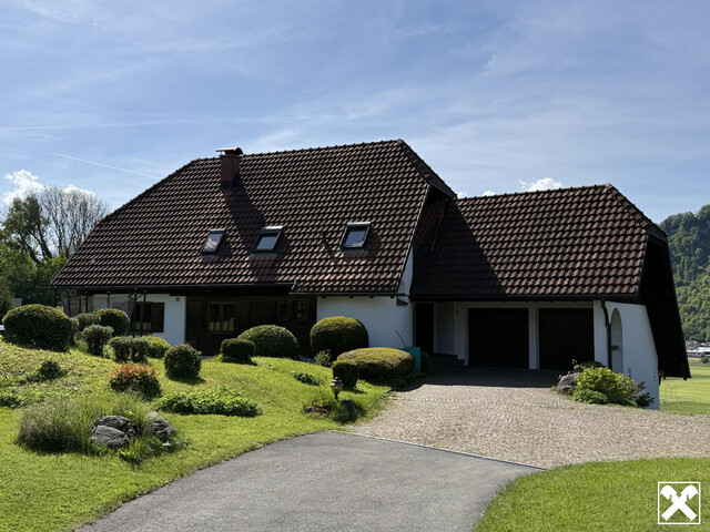 Wohnhaus mit Rundblick und traumhaft großem Grundstück!