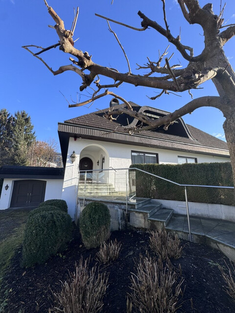 Wohnen & Arbeiten vereint: Villa mit Büro und Hobbyflächen in Götzis!