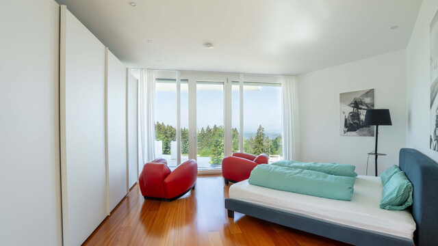 Eichenberg: Exklusives Penthouse mit atemberaubender Seesicht