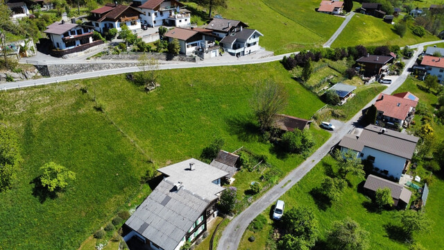 Sonniges Grundstück mit ca. 899 m² am Fuße des Bartholomäbergs!