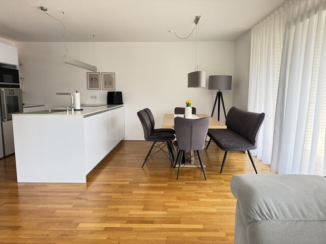 Helle, gepflegte 4-Zimmer-Wohnung mit Südwest-Terrasse in ruhiger Wohnanlage