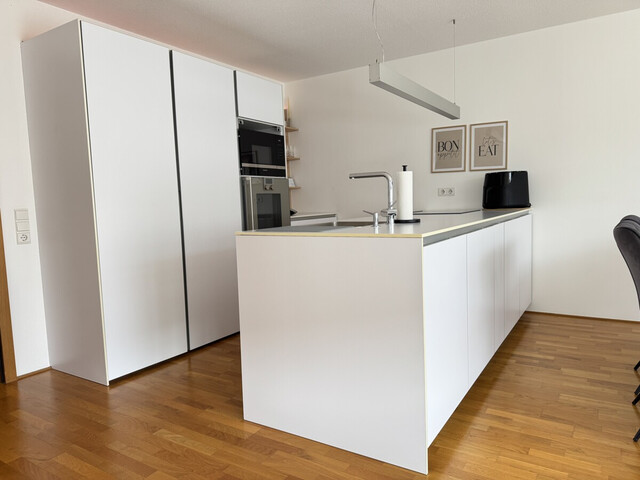 Helle, gepflegte 4-Zimmer-Wohnung mit Südwest-Terrasse in ruhiger Wohnanlage