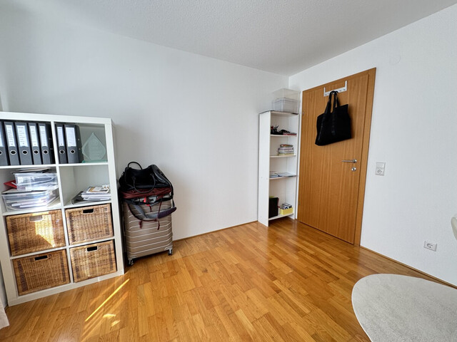 Helle, gepflegte 4-Zimmer-Wohnung mit Südwest-Terrasse in ruhiger Wohnanlage