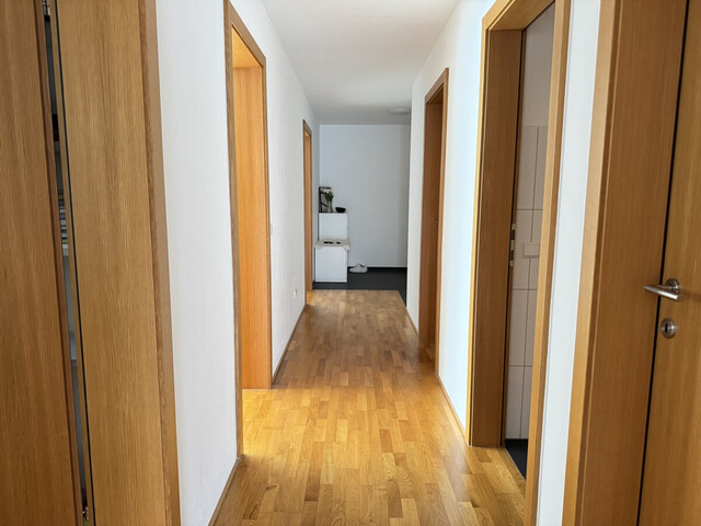 Helle, gepflegte 4-Zimmer-Wohnung mit Südwest-Terrasse in ruhiger Wohnanlage