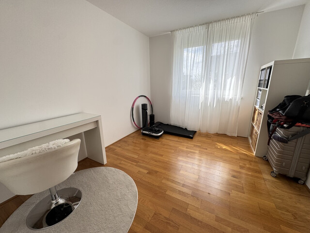 Helle, gepflegte 4-Zimmer-Wohnung mit Südwest-Terrasse in ruhiger Wohnanlage