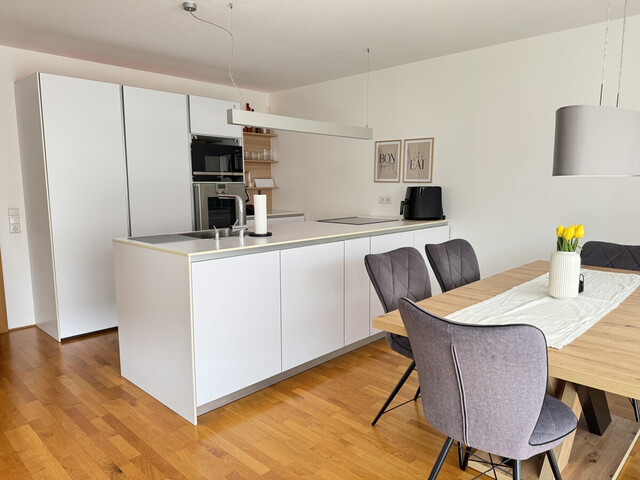 Helle, gepflegte 4-Zimmer-Wohnung mit Südwest-Terrasse in ruhiger Wohnanlage