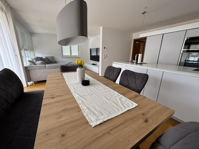 Helle, gepflegte 4-Zimmer-Wohnung mit Südwest-Terrasse in ruhiger Wohnanlage