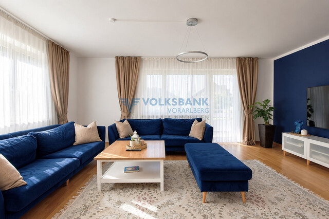 Toll aufgeteilte und lichtdurchflutete Wohnung in Hohenems!