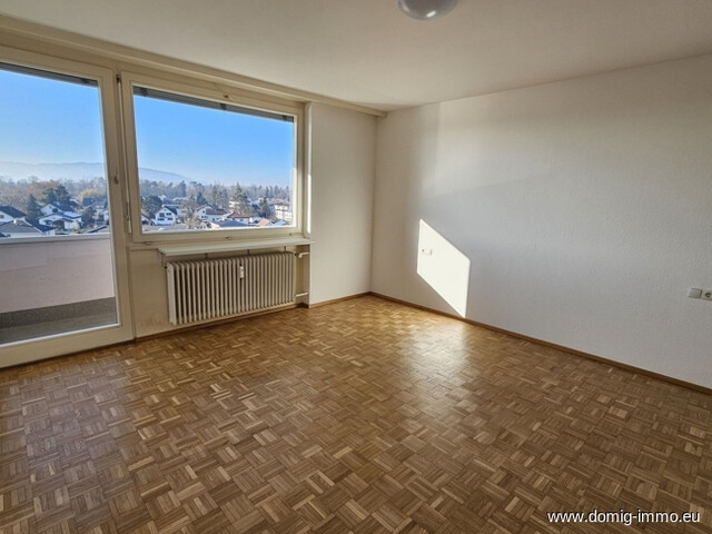 Zentral wohnen mit Weitblick – Großzügige 4,5-Zimmer-Wohnung mit drei Balkonen und Alpenpanorama