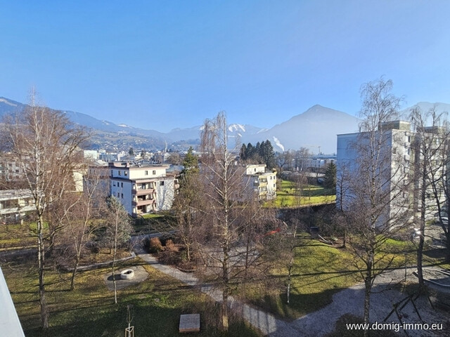 Zentral wohnen mit Weitblick – Großzügige 4,5-Zimmer-Wohnung mit drei Balkonen und Alpenpanorama