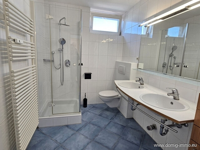 Zentral wohnen mit Weitblick – Großzügige 4,5-Zimmer-Wohnung mit drei Balkonen und Alpenpanorama