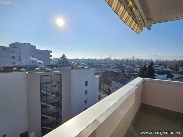Zentral wohnen mit Weitblick – Großzügige 4,5-Zimmer-Wohnung mit drei Balkonen und Alpenpanorama