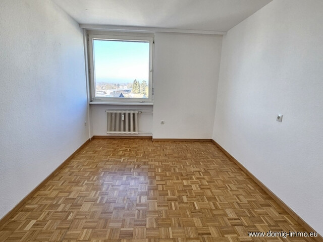 Zentral wohnen mit Weitblick – Großzügige 4,5-Zimmer-Wohnung mit drei Balkonen und Alpenpanorama