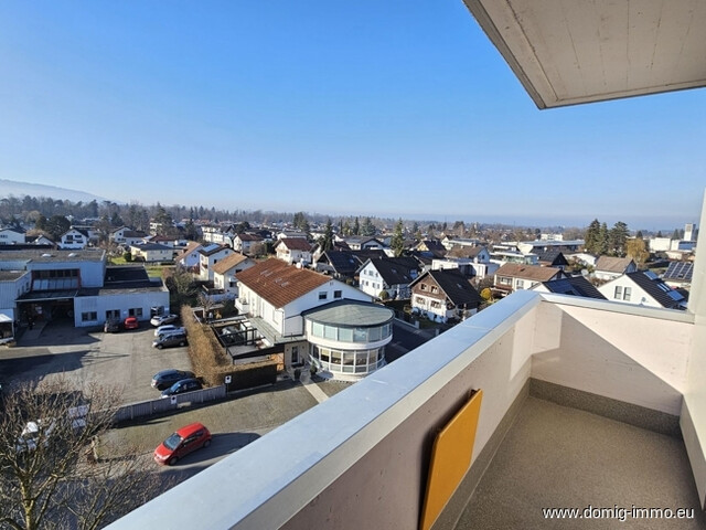 Zentral wohnen mit Weitblick – Großzügige 4,5-Zimmer-Wohnung mit drei Balkonen und Alpenpanorama