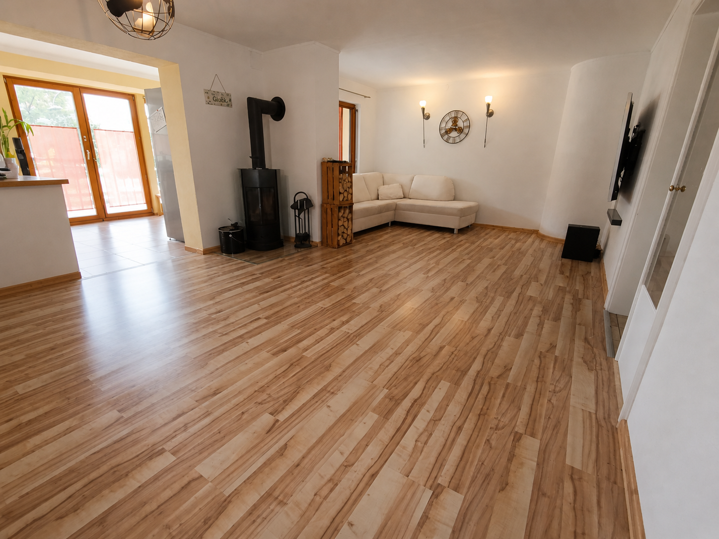🏡 Gartenwohnung mit Einfamilienhaus-Charakter – 190 m² Südgarten, Pool & großer Keller