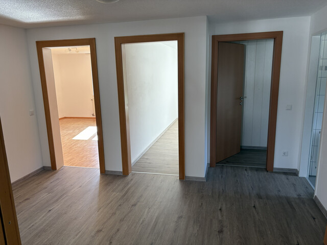 Geräumige 5-Zimmerwohnung mit  Wintergarten