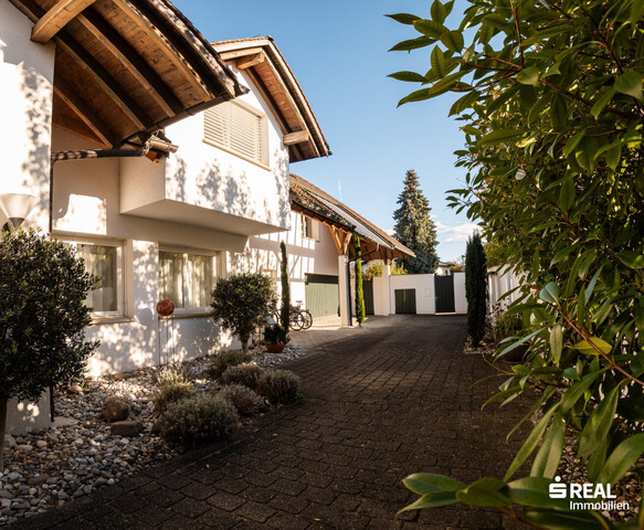 Exklusives Anwesen mit eigenem Weiher – Einmalige Villa in absoluter Ruhelage