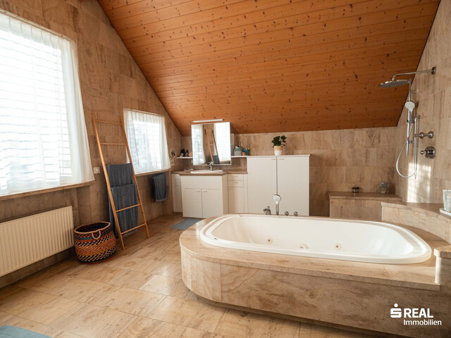 Exklusives Anwesen mit eigenem Weiher – Einmalige Villa in absoluter Ruhelage