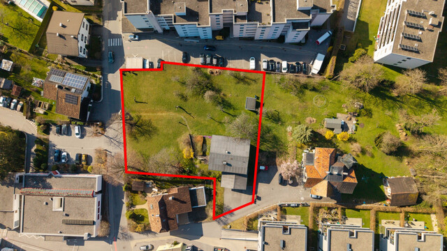 Großzügiges Baugrundstück in zentraler Lage mit vielfältigem Potenzial!