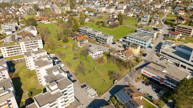 Großzügiges Baugrundstück in zentraler Lage mit vielfältigem Potenzial!